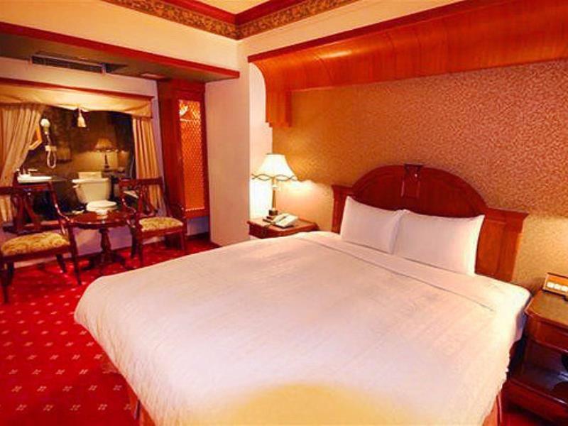 KaRo Hotel Kaohsiung Buitenkant foto