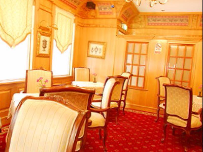 KaRo Hotel Kaohsiung Buitenkant foto