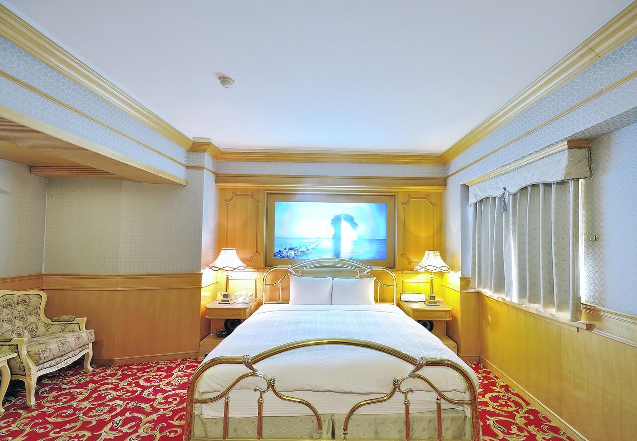 KaRo Hotel Kaohsiung Buitenkant foto