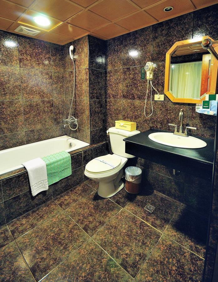 KaRo Hotel Kaohsiung Buitenkant foto