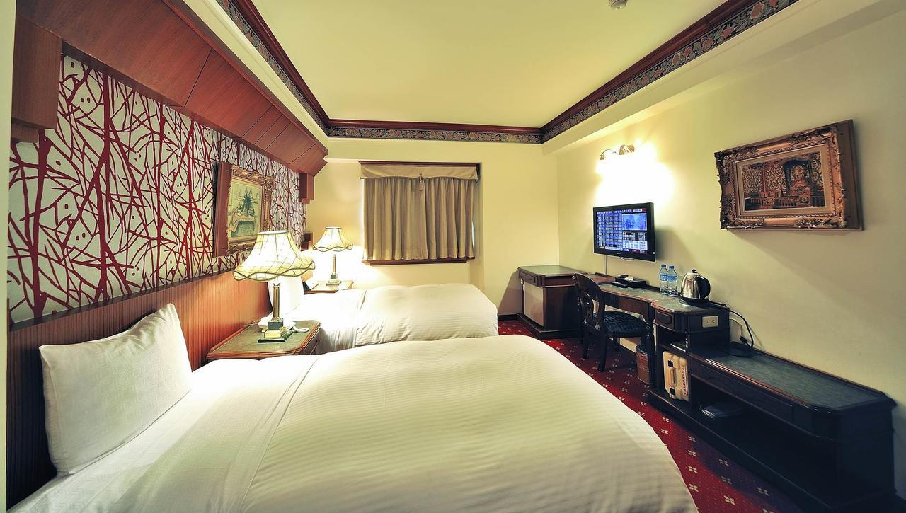 KaRo Hotel Kaohsiung Buitenkant foto