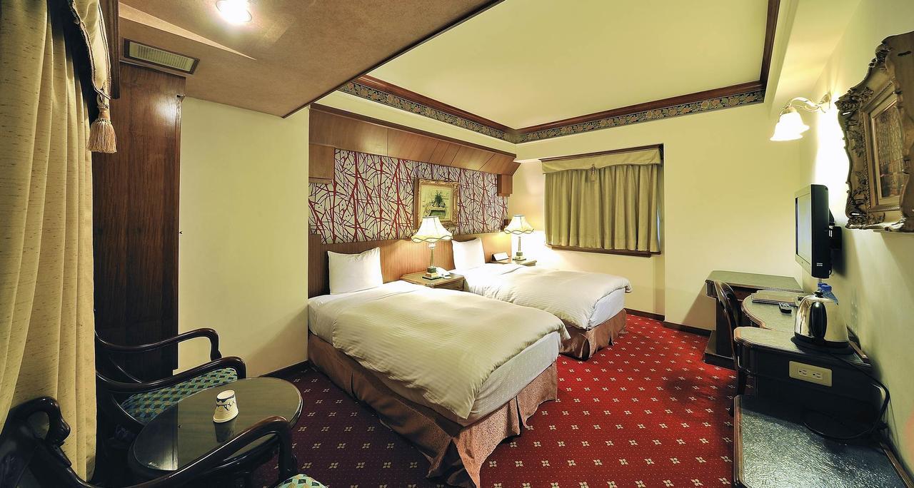 KaRo Hotel Kaohsiung Buitenkant foto